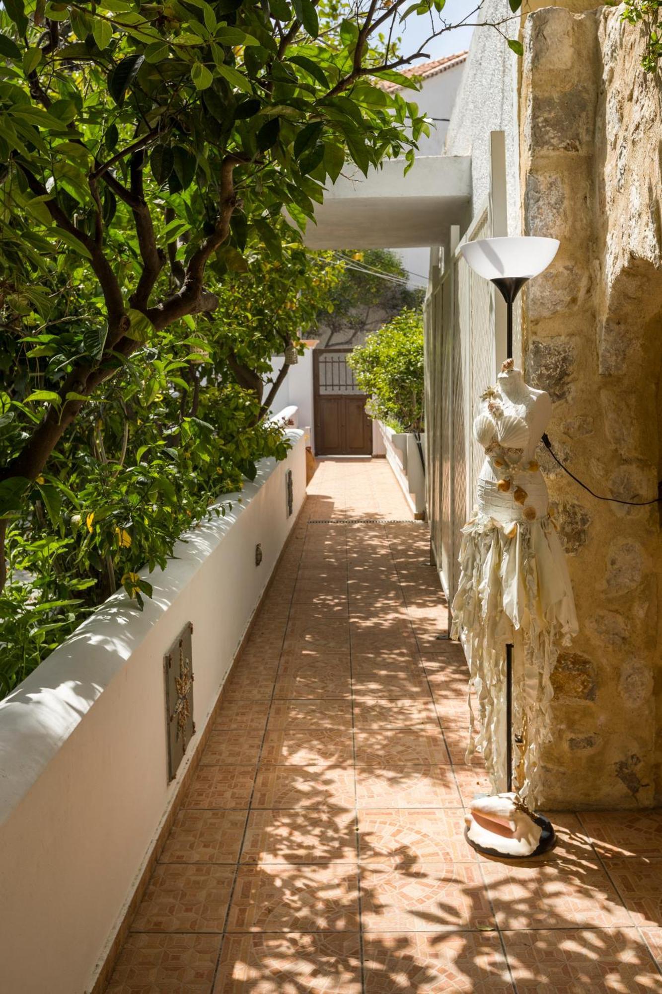 Spetses Center Comfy Apartment Экстерьер фото