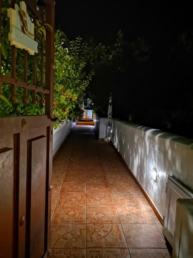 Spetses Center Comfy Apartment Экстерьер фото